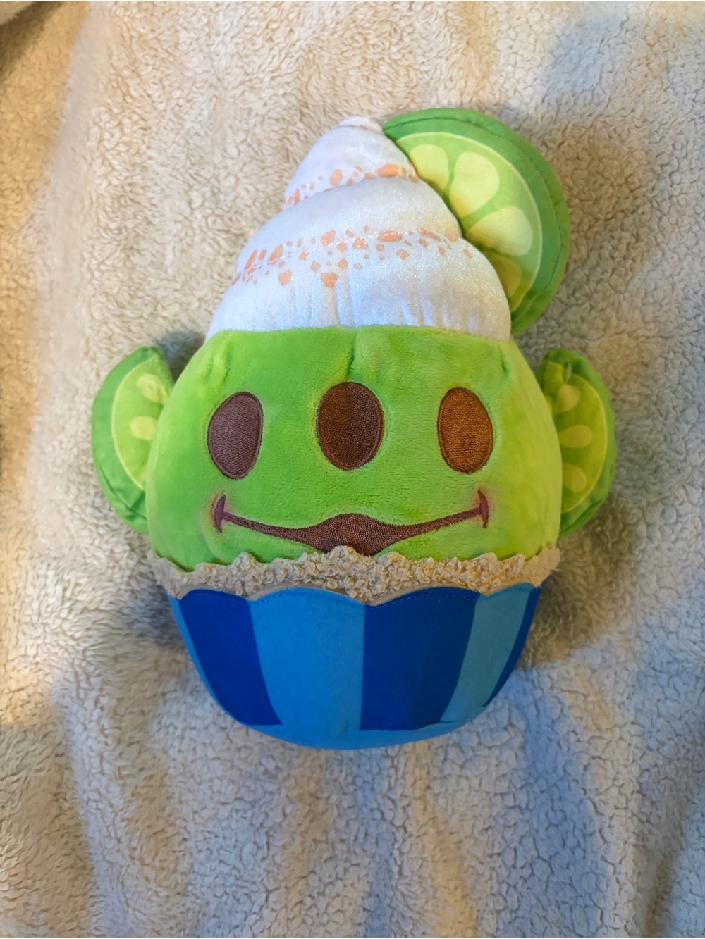 Disney muchlings Green Blue Lime Slice Cupcake alien Plush